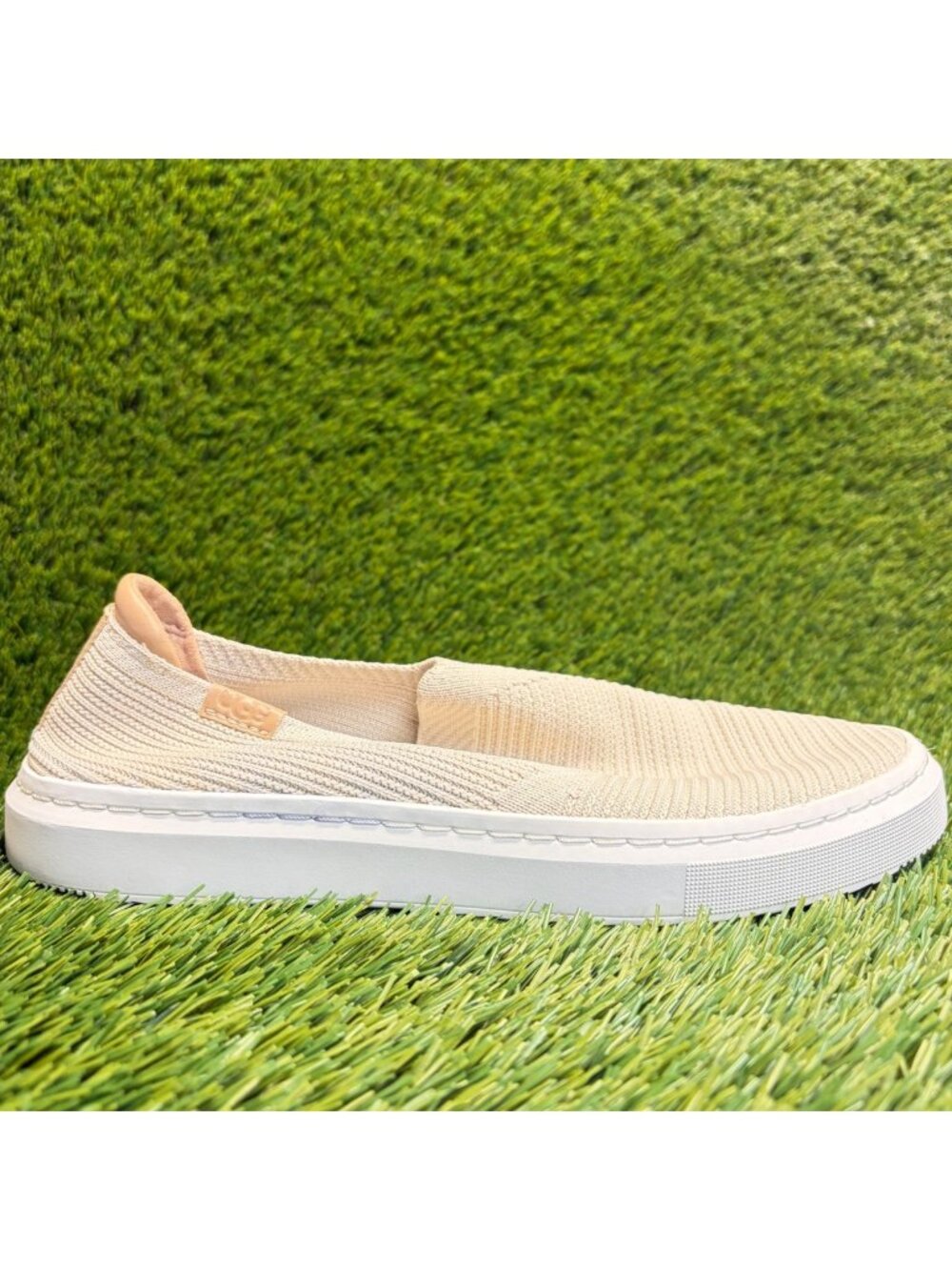 UGG Alameda Sammy Womens Size 9 Beige White Casual Walking Slip On Loafers Shoes